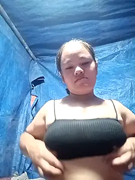 Snapshot of Lily-bi chatting on 9, 8, 2026 Lily-bi online show from 9, 8, 2026