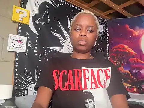 SimoneSavage online show from 8, 11, 2025