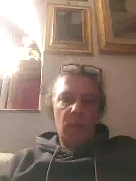 Snapshot of gianlux128bis chatting on 18, 12, 2024 gianlux128bis online show from 18, 12, 2024