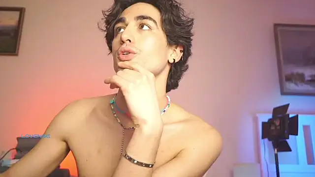 AlanDeNavarre online show from 5, 3, 2025