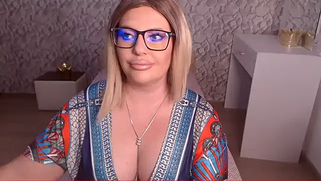 KarlaDivineTS online show from 9, 12, 2024