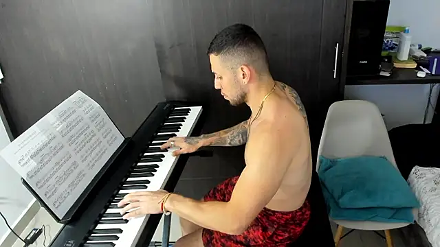 Snapshot of logan_smith chatting on 17, 1, 2026 logan smith online show from 17, 1, 2026