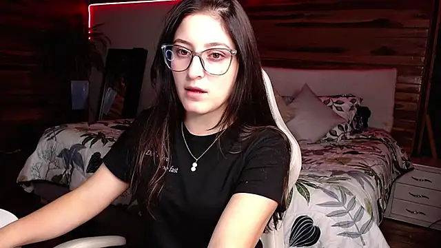 IsabelaGomez online show from 8, 12, 2024