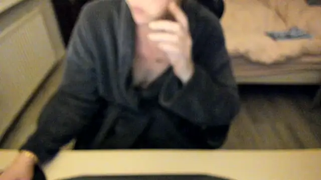 minoesje37 online show from 6, 2, 2025