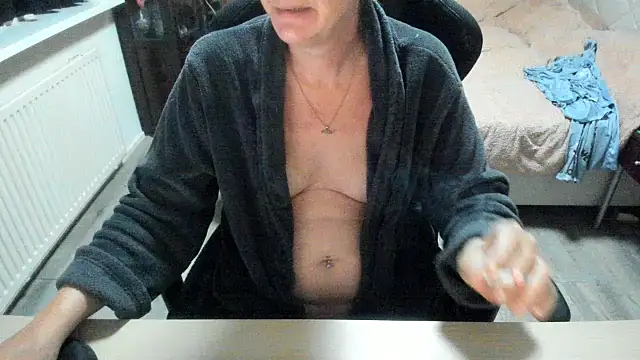 minoesje37 online show from 1, 11, 2025