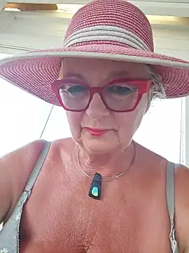 Snapshot of MucMilf59 chatting on 4, 7, 2026 MucMilf59 online show from 4, 7, 2026