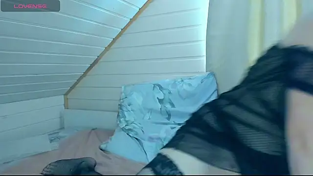 I AM MILF online show from 18, 12, 2024