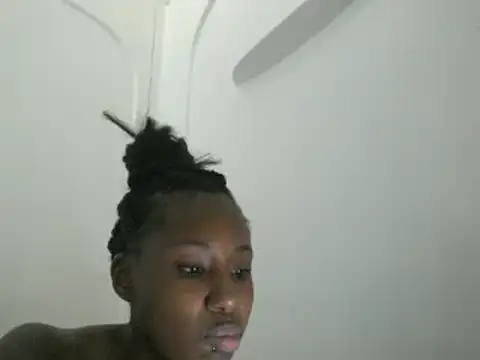 Snapshot of Xochillovemoney2 chatting on 9, 9, 2025 Xochillovemoney2 online show from 9, 9, 2025