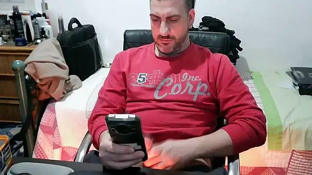 Snapshot of Italian_dark_desire chatting on 18, 2, 2026 Italian dark desire online show from 18, 2, 2026