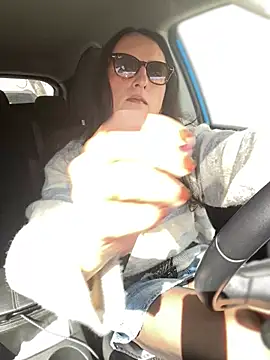 Snapshot of Chic_desire chatting on 21, 2, 2026 Chic desire online show from 21, 2, 2026