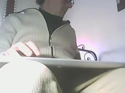 Snapshot of Moro_ra chatting on 16, 12, 2024 Moro ra online show from 16, 12, 2024