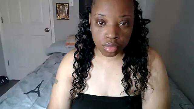 Snapshot of Sexymona1218 chatting on 12, 10, 2025 Sexymona1218 online show from 12, 10, 2025