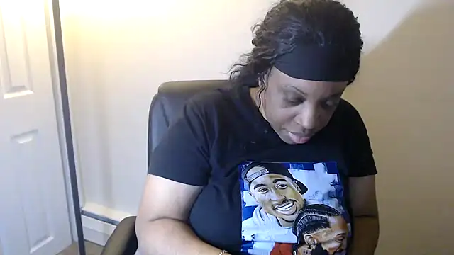 Snapshot of Sexymona1218 chatting on 1, 5, 2026 Sexymona1218 online show from 1, 5, 2026