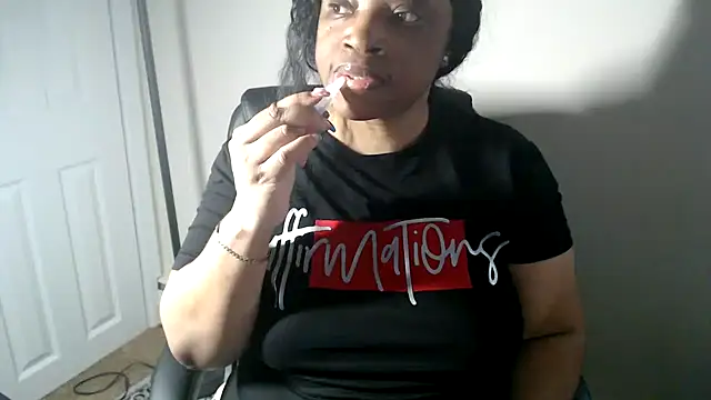 Snapshot of Sexymona1218 chatting on 28, 5, 2026 Sexymona1218 online show from 28, 5, 2026