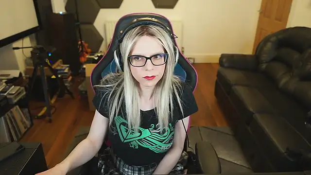 KelseyCobalt online show from 6, 2, 2025