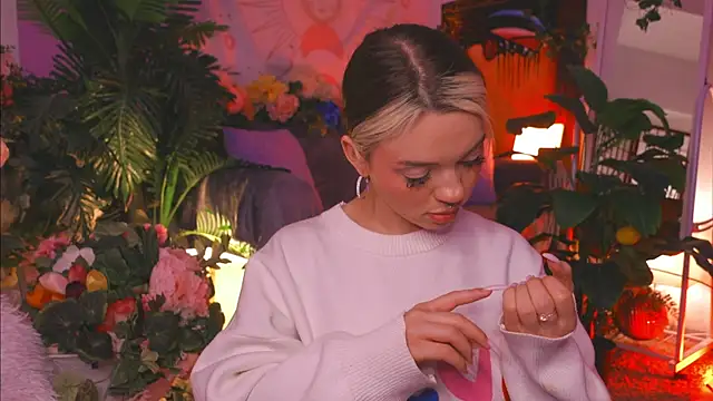 Snapshot of KristaBrooks chatting on 11, 2, 2025 KristaBrooks online show from 11, 2, 2025