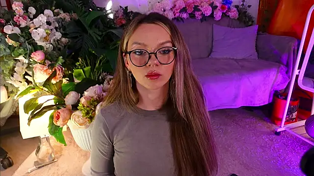 Snapshot of KristaBrooks chatting on 4, 10, 2025 KristaBrooks online show from 4, 10, 2025