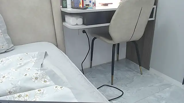 Snapshot of Hanako_love chatting on 8, 11, 2025 Hanako love online show from 8, 11, 2025