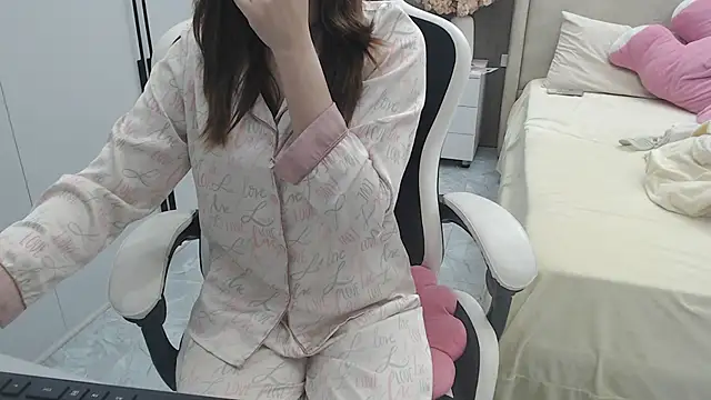 Snapshot of Hanako_love chatting on 1, 12, 2025 Hanako love online show from 1, 12, 2025