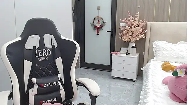 Snapshot of Hanako_love chatting on 18, 12, 2025 Hanako love online show from 18, 12, 2025