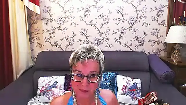 Snapshot of MilfyMommyXX chatting on 25, 1, 2025 MilfyMommyXX online show from 25, 1, 2025