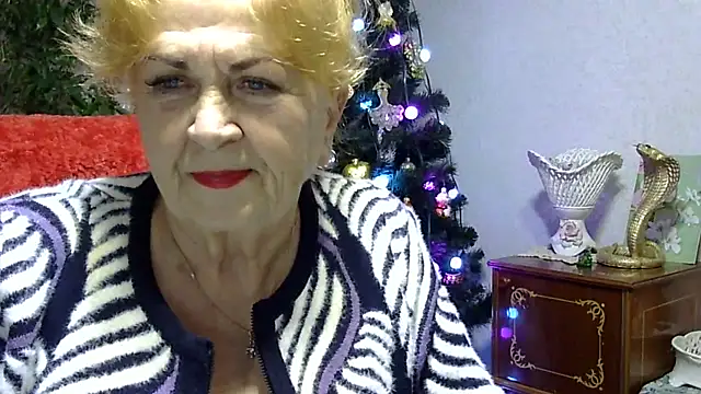 Emma52610 online show from 2, 1, 2025