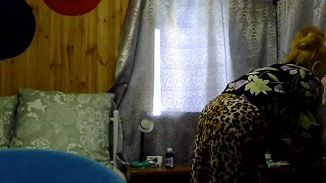 Emma52610 online show from 26, 9, 2025