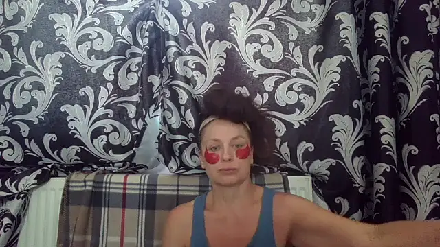 Snapshot of LindaStarS chatting on 22, 6, 2026 LindaStarS online show from 22, 6, 2026