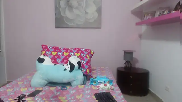 CindyCrawford online show from 14, 3, 2025