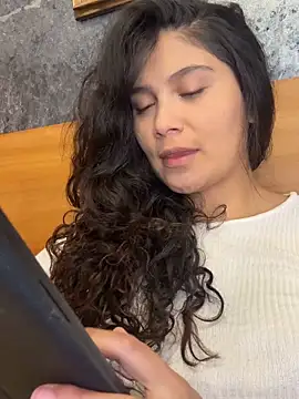 kinky milaxh online show from 16, 6, 2026