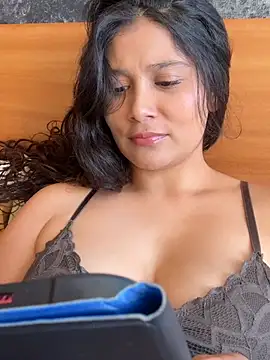 kinky milaxh online show from 18, 7, 2026