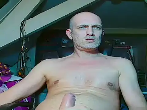 Snapshot of maxhard77 chatting on 17, 1, 2025 maxhard77 online show from 17, 1, 2025