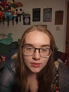 Snapshot of Izzy_Hellbourne chatting on 19, 6, 2026 Izzy Hellbourne online show from 19, 6, 2026