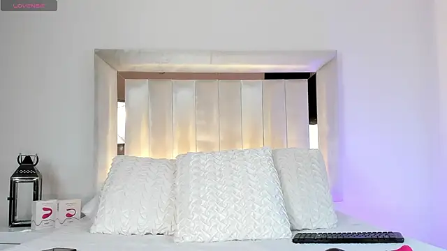 Snapshot of SUSIEPOWELL chatting on 4, 12, 2024 SUSIEPOWELL online show from 4, 12, 2024