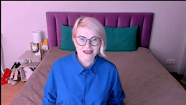 sabrinamacmarren online show from 3, 11, 2025