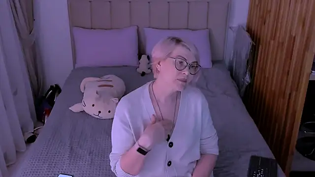 sabrinamacmarren online show from 16, 3, 2026