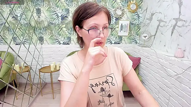 Paris Cherry online show from 20, 1, 2025