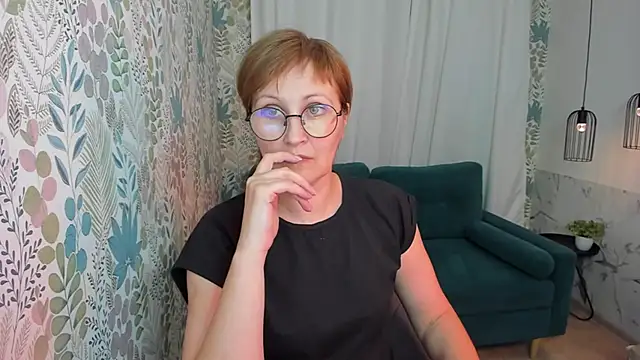 Paris Cherry online show from 20, 2, 2025