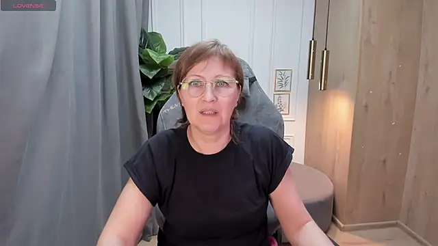 Paris Cherry online show from 23, 2, 2025