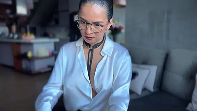 illaroom online show from 6, 11, 2025