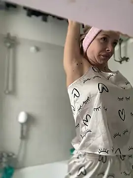 AnastasiaAniess online show from 4, 2, 2025