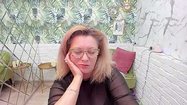 LeaPure online show from 4, 1, 2025