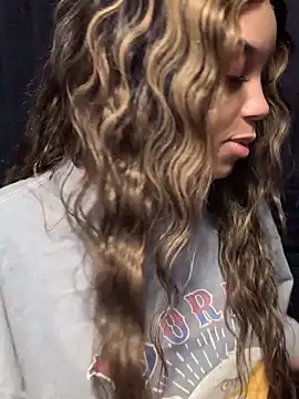 Rakiyahcharms online show from 1, 2, 2026