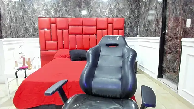 Imyourdirtymilf online show from 4, 11, 2025