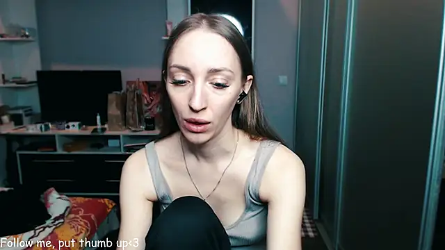 Natalimeowks online show from 2, 1, 2025