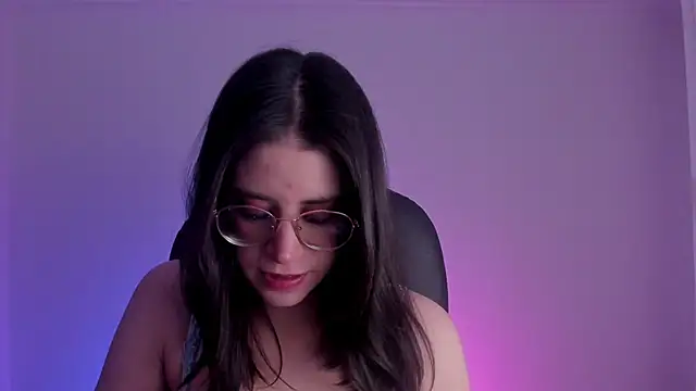 HazelKush online show from 7, 11, 2025