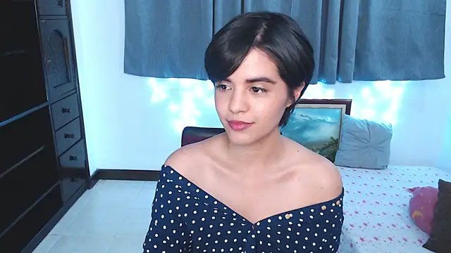 mia collins x online show from 17, 4, 2026