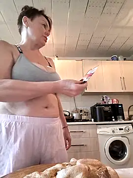  lady red  online show from 11, 3, 2025