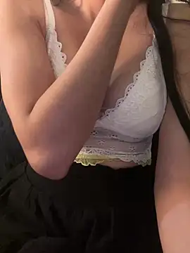 Cute crystal online show from 9, 12, 2024