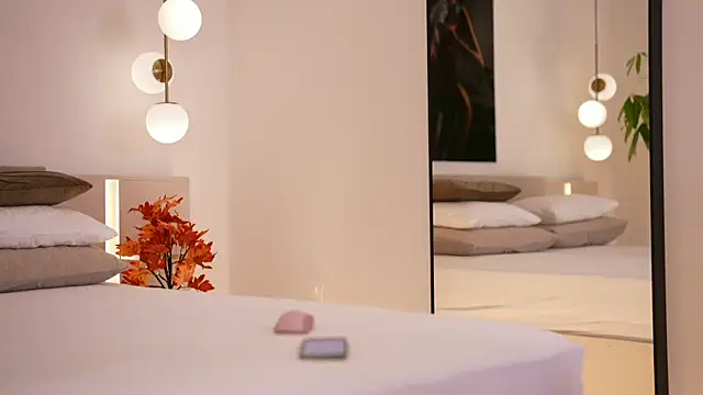 DoviaClaire online show from 17, 11, 2025